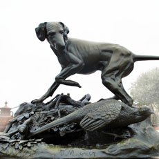 Escultura perro perdiz